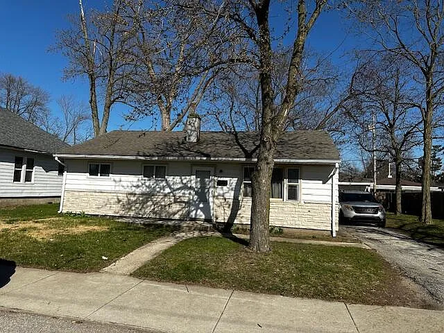 121 Edward St photo 1