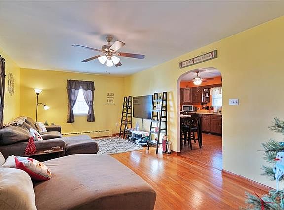 2nd image of 513 Blue Mountain Dr
