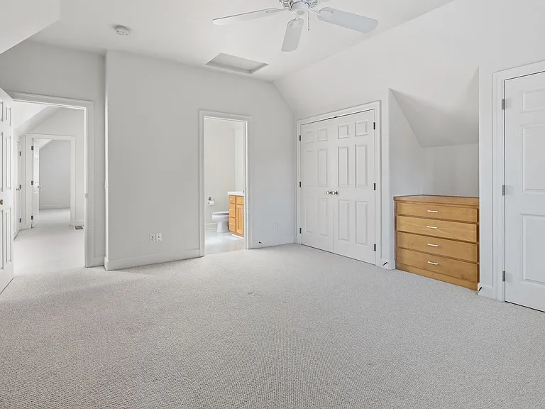 1588 Oak St — Photo 22