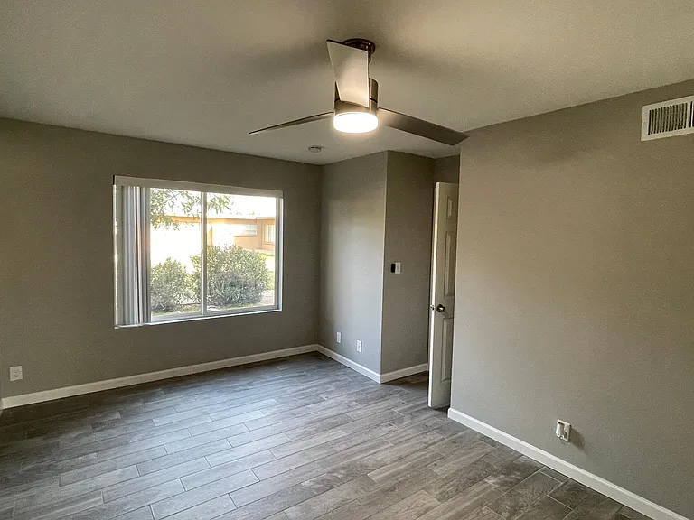 2411 W Hazelwood St #76 — Photo 19