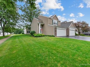 757 Savannah Ln, Crystal Lake, IL 60014