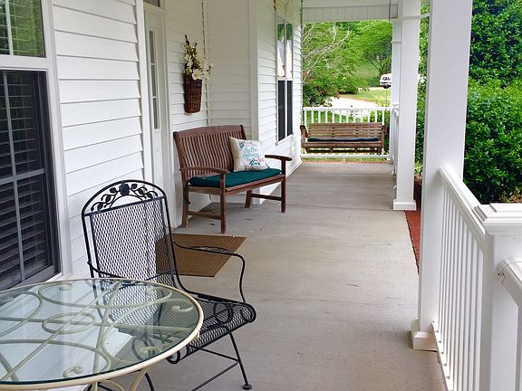 5th image of 737 Whirlaway Cir