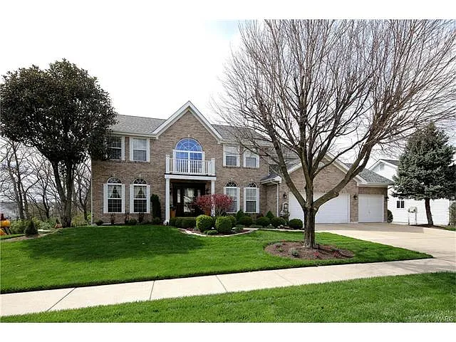 2289 Crimson View Dr photo 1