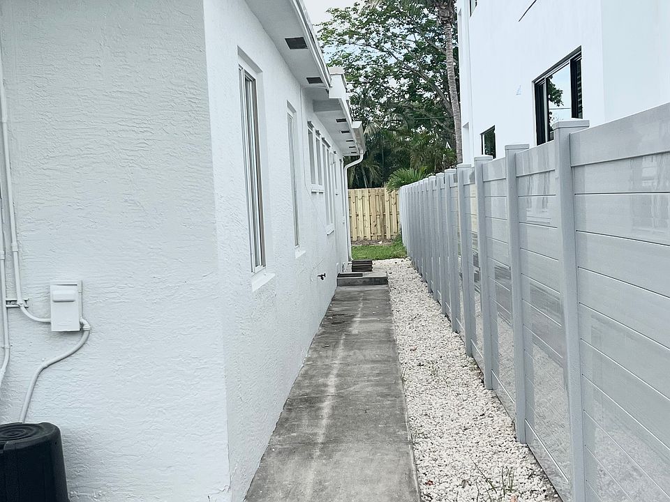 Side view of duplex