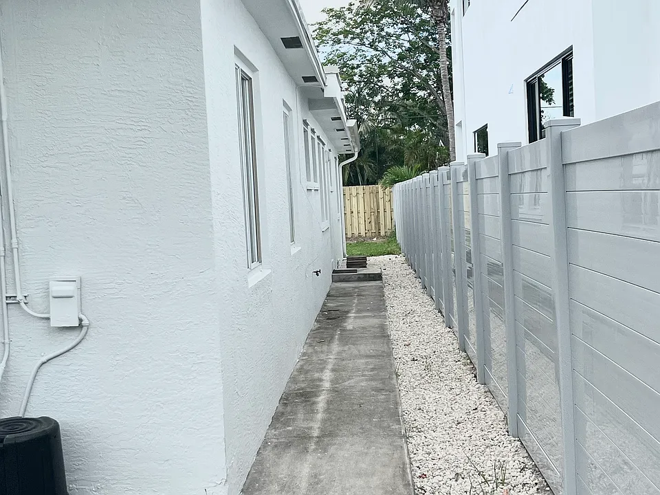 Side view of duplex