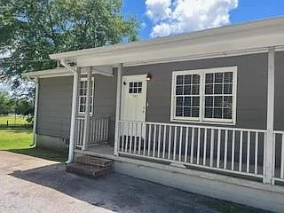 2 bed, 1.0 bath, 730 sqft, $1,350 — Photo 1