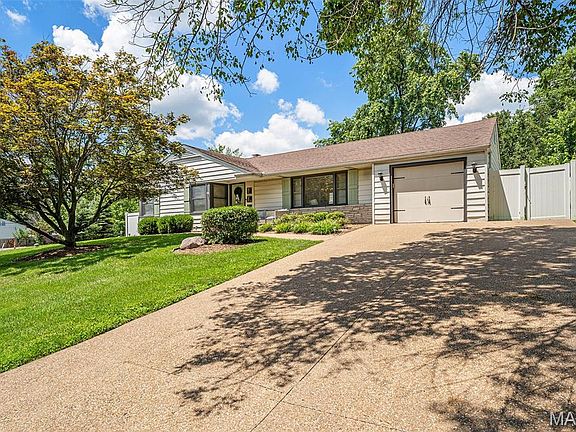 2nd image of 107 Huntleigh Dr