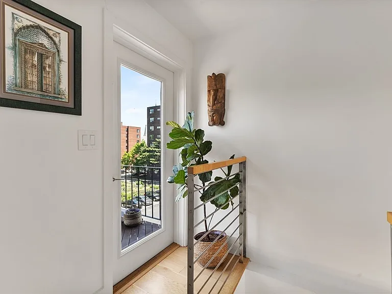 201 W Springfield St #3 — Photo 20