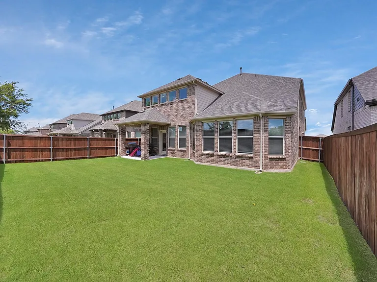 2701 Classical Dr — Photo 26