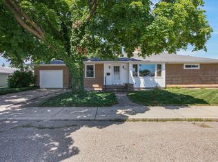 810 W 10th St, Mishawaka, IN 46544