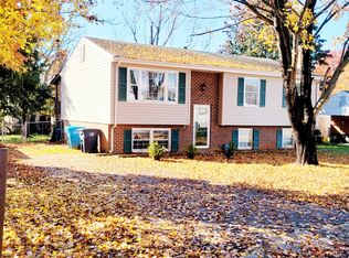 611 Two Tree Ln NE, Roanoke, VA 24019