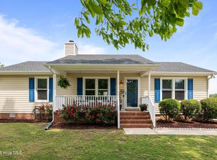 1334 Huckleberry Ln, Winterville, NC 28590