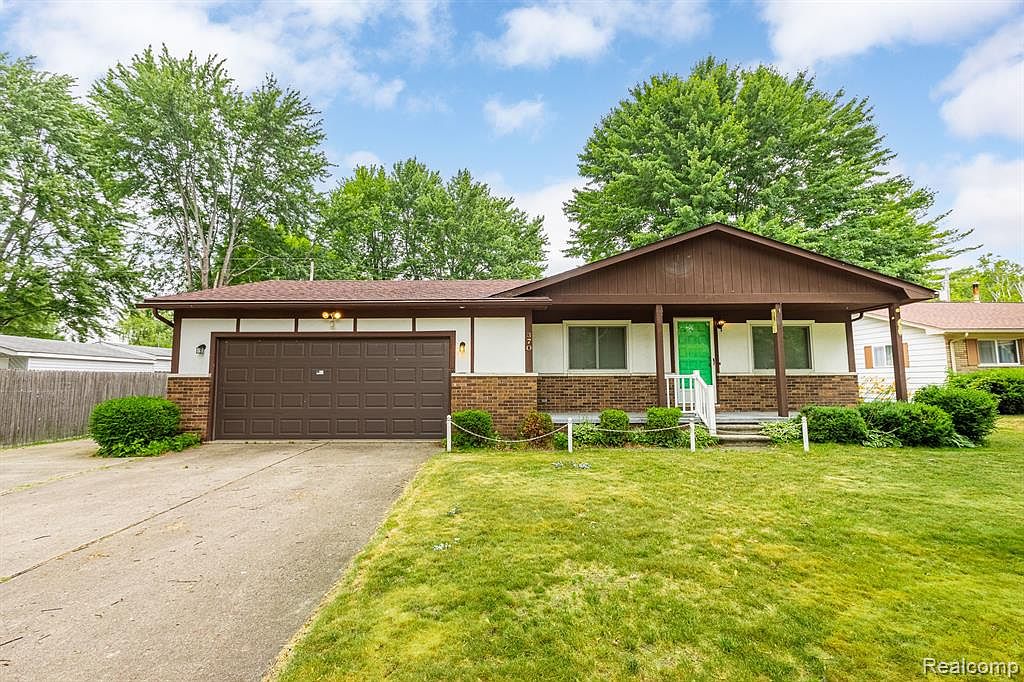 370 Colonial Ln, Algonac, MI 48001 Zillow