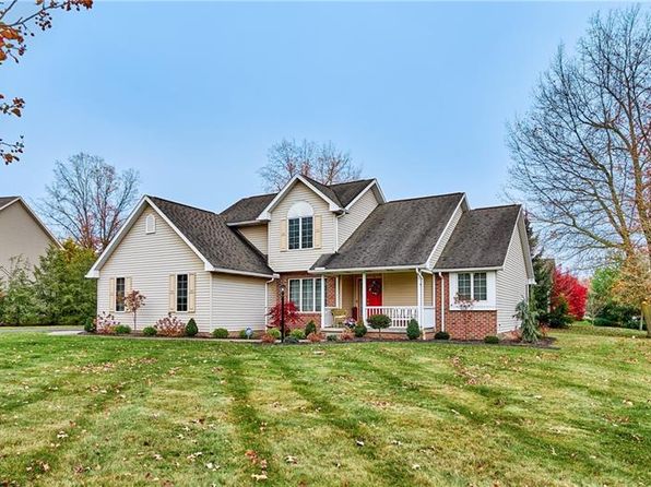 202 Canterberry Dr, New Castle, PA 16105