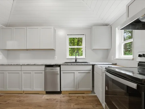 182 Manley Road, Auburn, ME 04210
