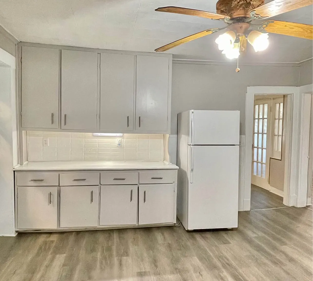 2 bed, 1.0 bath, 880 sqft, $1,400 — Photo 2