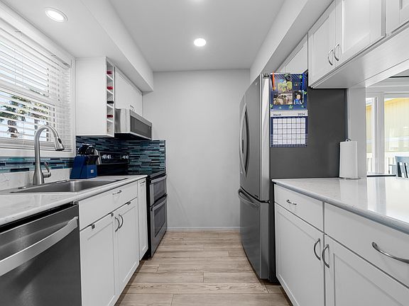 3rd image of 775 Gulf Shore Dr Unit 1084
