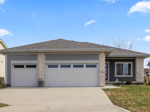 9330 Bellflower Ln, Norwalk, IA 50211