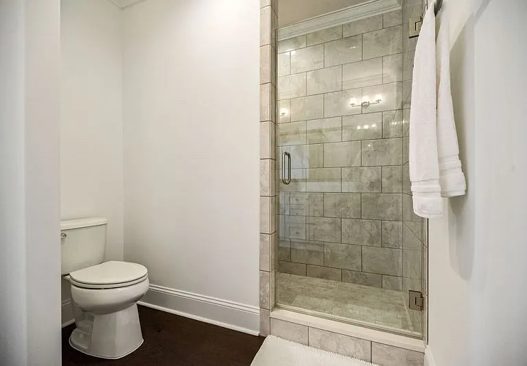 117 Gascoigne Ave #206 — Photo 18