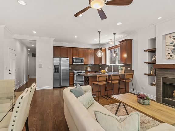 5th image of 1621 N Mozart St APT 1S