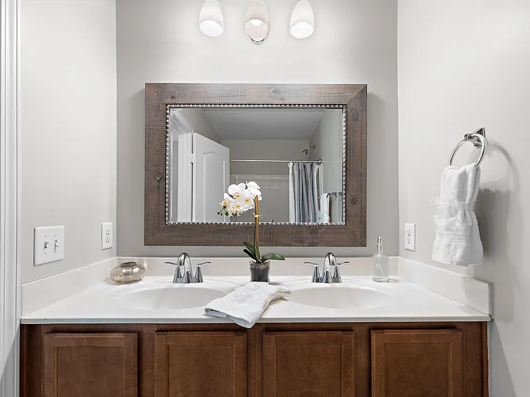120 Point Comfort Ln — Photo 29