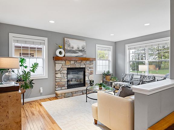 3rd image of 4304 46th Ave S