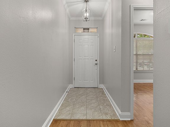 2nd image of 1515 Natural Bridge Ln