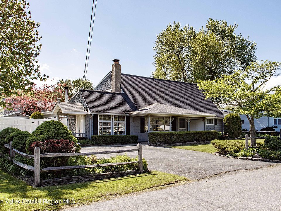 1st image of 25 Meadowbrook Drive