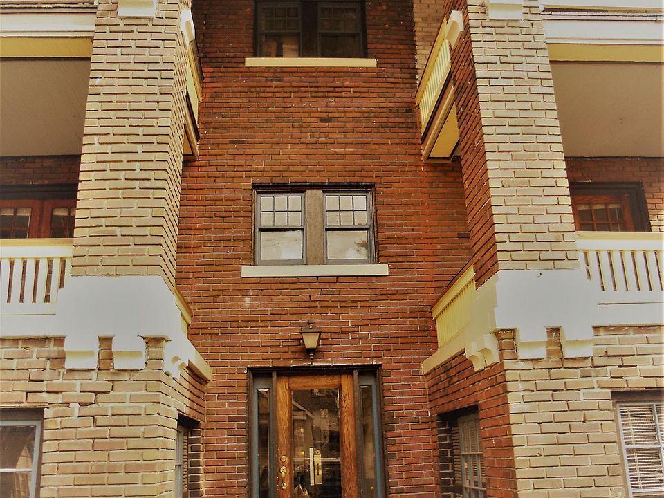 4215 Locust