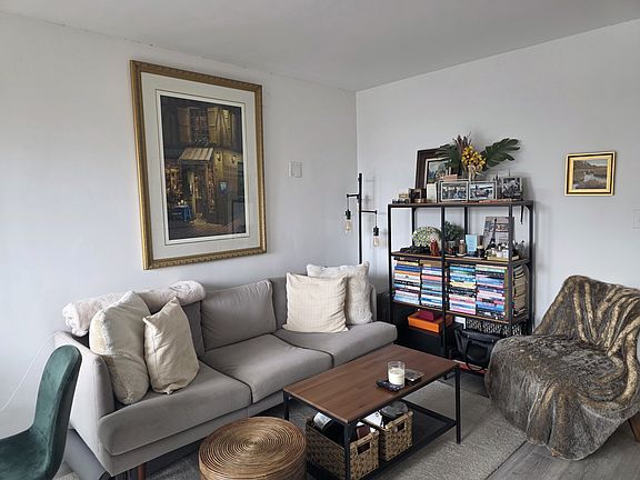 4th image of 50 Lexington Ave APT 21F
