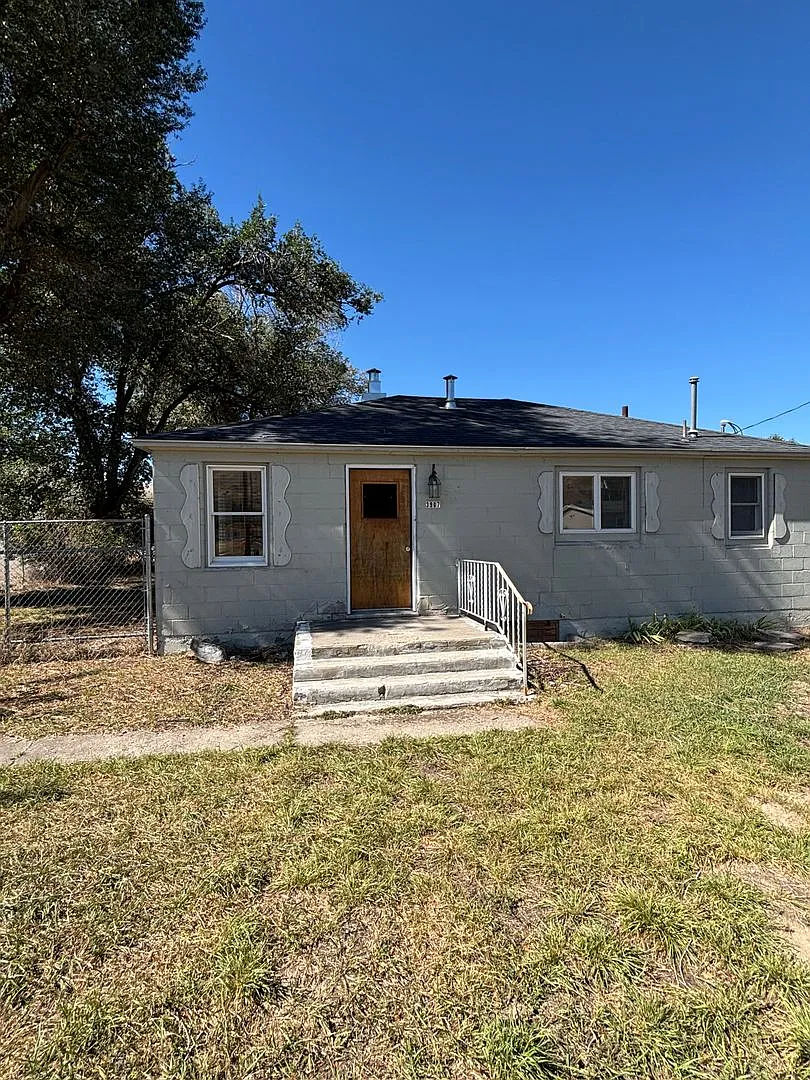 1 Bedroom 1 Bathroom Single Family Home with Bonus Room — Photo 1