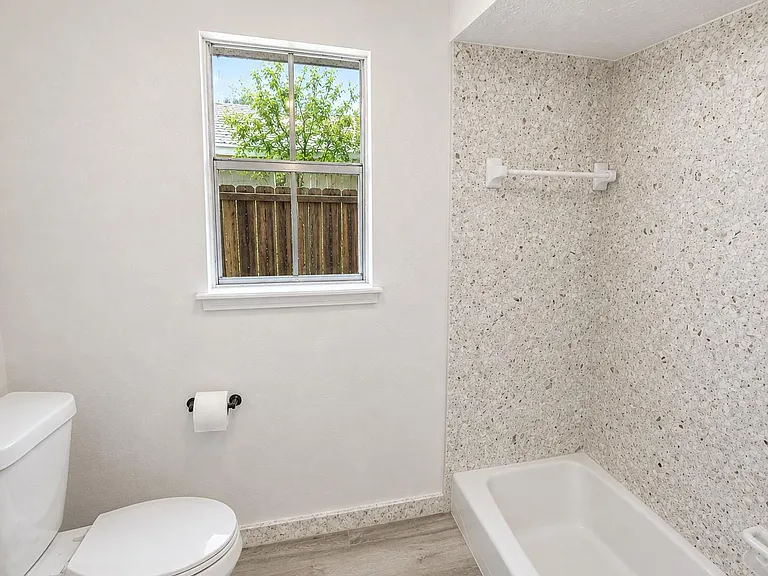 10710 Sandy Shoals Dr — Photo 19