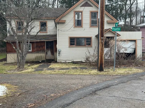 8 Fayette St, Oxford, NY 13830