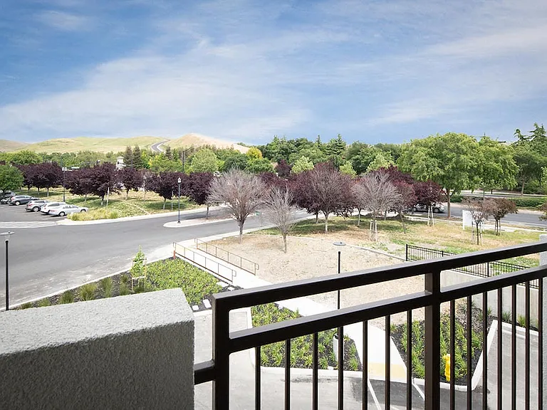 Deer Creek Apartments — Photo 27