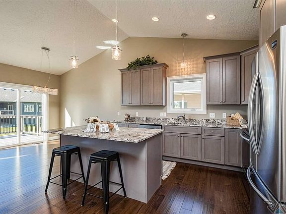 4th image of 123 Liberty Cir