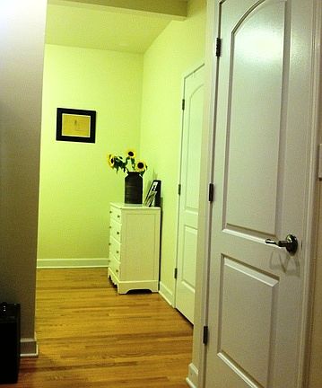 5th image of 1621 W Fargo Ave APT 1