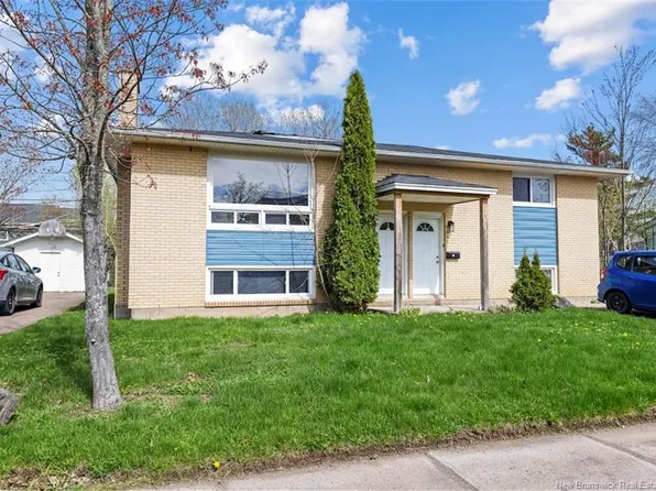 27 Whitney Ave #25, Moncton, NB E1C 8C5