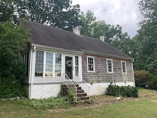 103 E Palisades Dr — Photo 2
