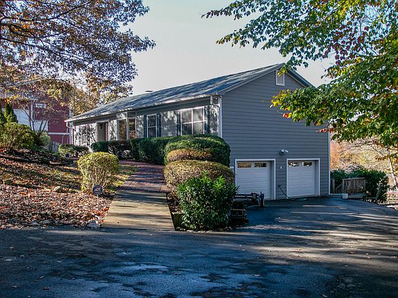 5th image of 105 Cove Dr
