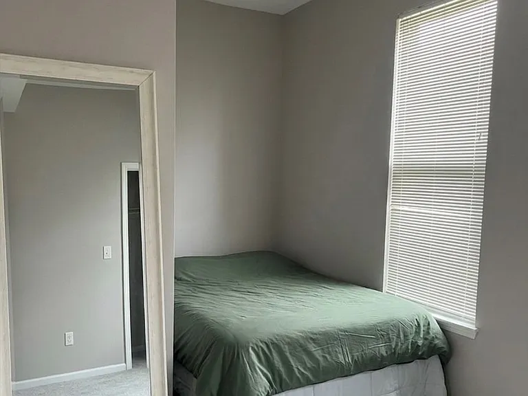 1523 N Harding Ave — Photo 9