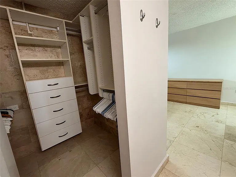 8 A — Photo 39