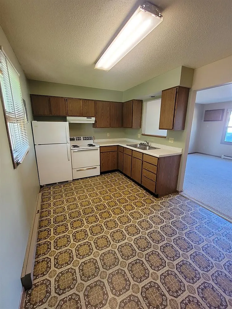 Building Photo - 2416 Fryklund Dr #7