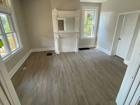 3rd image of 505 California Ave Floor 1