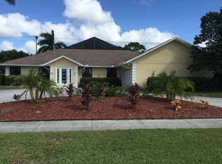 1329 Nottingham Dr, Naples, FL 34109