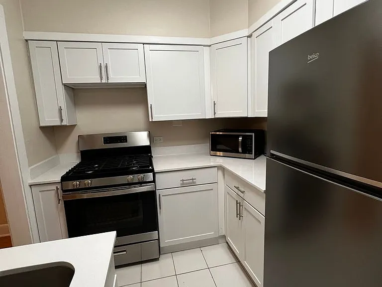 800-810 Michigan — Photo 23
