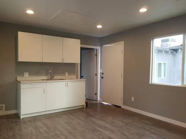 11129 Archwood St, North Hollywood, CA 91606