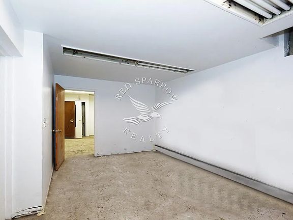 2nd image of 252 E 89th St APT 1D
