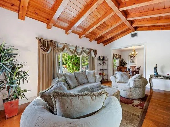 2039 SW 17th St, Miami, FL 33145