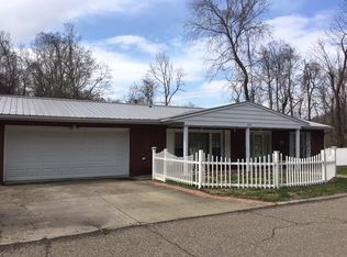 2018 Woodland Dr, Ironton, OH 45638