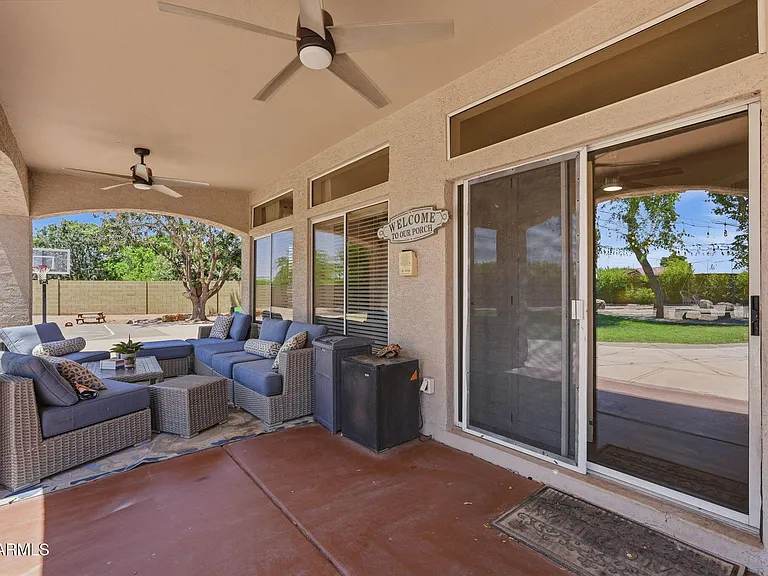 2575 E Drake St — Photo 31